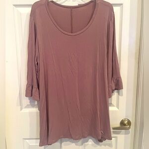 # Taupe 3X ruffle sleeve tunic